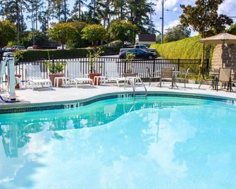 Sleep Inn & Suites Columbus - State University Area - Columbus - Uima-allas