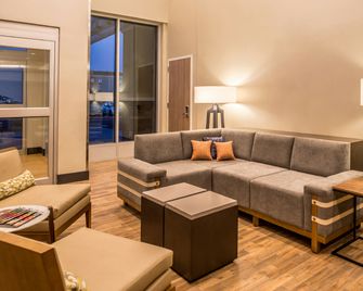 Holiday Inn Joplin By IHG - Joplin - Sala de estar