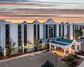 حياة بلاس دنفر إيربورت - دنفر (كولورادو) - مبنى