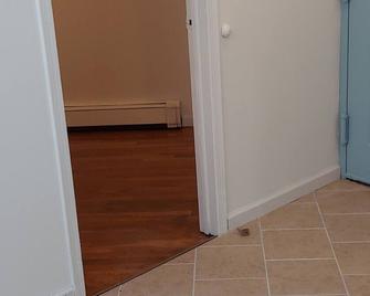 NYC Cozy, Charming, 2-bedroom Apartment Close to All - Queens - Corridoio