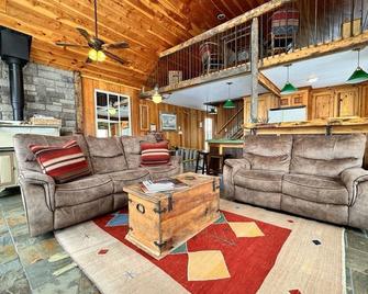 The Red Barn (EV), Barndominium on Henrys Fork - Saint Anthony