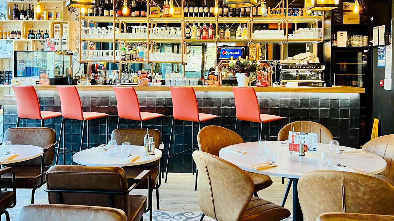 إيبيس بدجيت بيسانكون سنتر جار