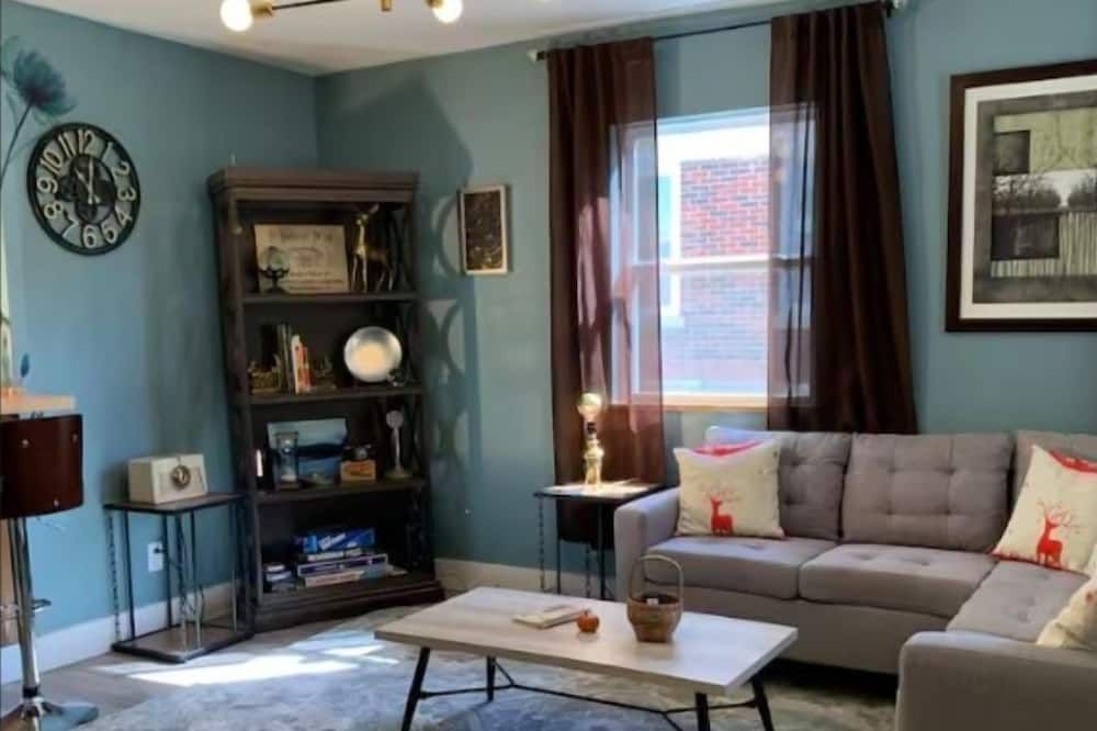 Poppy's Place - Chanute - Вітальня