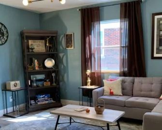 Poppy's Place - Chanute - Sala de estar