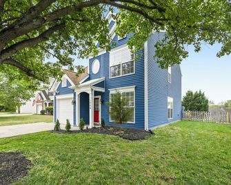 3BR Family Retreat with Modern Comforts - 夏洛特 - 建築