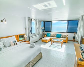 Nern Chalet Beachfront Hotel - Hua Hin - Habitación