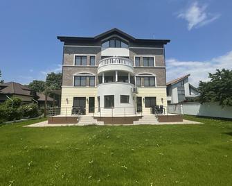 Iarca Inn - Bukarest - Gebäude
