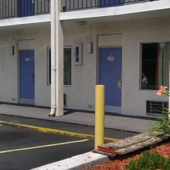 Other view of Stay 4 Less