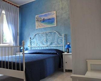 Bed and Breakfast Sara Mare - Numana - Bedroom