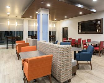 Holiday Inn Express & Suites Lincoln I - 80 By IHG - Lincoln - Restaurante