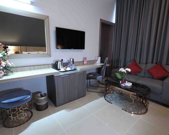 Fortis Hotel Fujairah - Fujairah - Living room