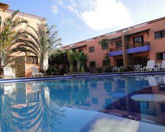 皮帕太陽海岸酒店 - 南蒂鮑 - 南蒂包 - 游泳池