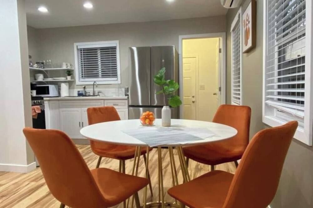 Completely Remodeled Brand New 1 Br/ 2 Bed Home - Torrance - Dining room