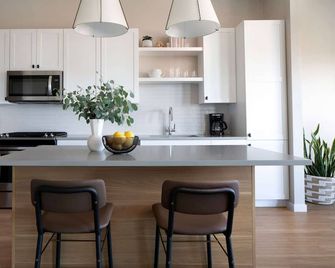 Sentral Old Town - Scottsdale - Kitchen