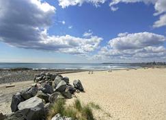 Beach Cottage on North Beach - Hampton - Strand