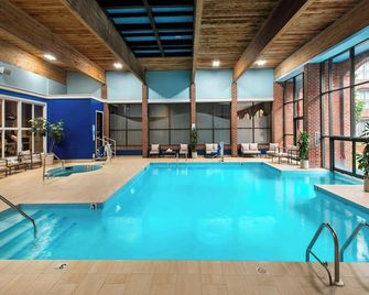 Providence Marriott Downtown - Providence - Piscina