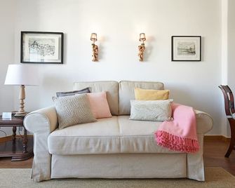 Seven Guest House - Amadora - Living room