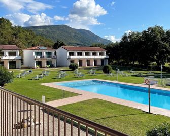 Bran & Denise Residence - Costermano - Piscina