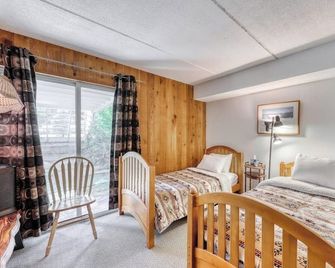 Cozy Mountainside Condo - Waitsfield - Habitación