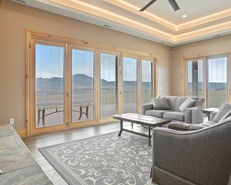 Unique Property w/ Incredible Black Hills View, High-End Finishes, Open Plan! - Spearfish - Living room