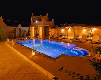 Hassilabiad Appart Hotel - Merzouga - Piscina