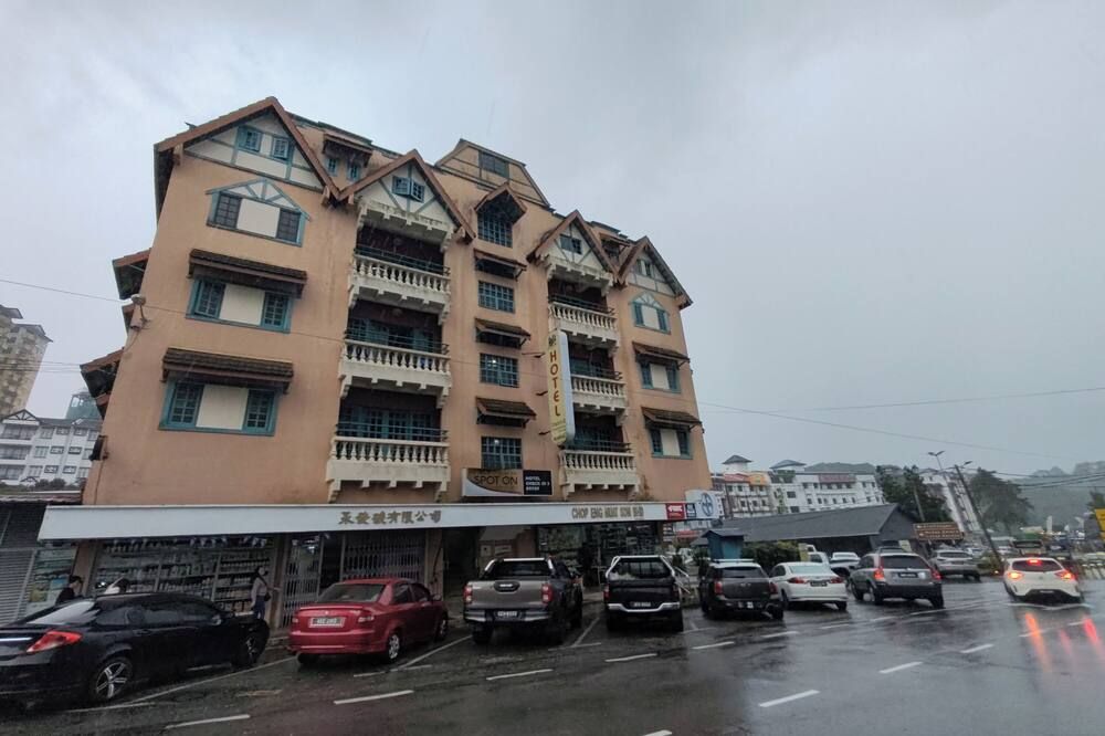 هوتل تشيك إن 2 كاميرون هايلاندز