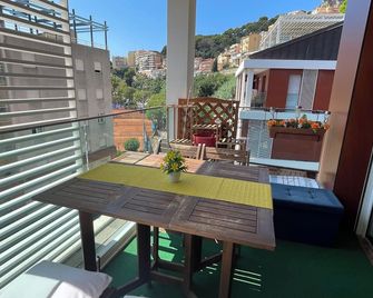 Monaco Monte-Carlo door step - Luxury Apartment - 2 Bedrooms 2 Bathrooms - Superb Modern Fully Equipped - Cap-d’Ail - Balcón