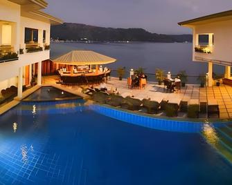 Mangrove Resort Hotel - Subic - Pool