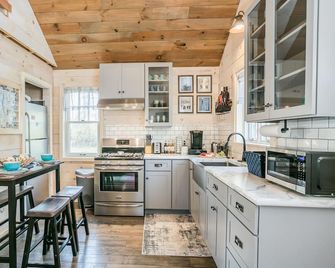 Cloud Wine Cottage Flxsecluded W/ Hot Tub In The Heart Of Wine Country! - Interlaken - Kitchen