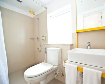 Bloomrooms @ Indiranagar - Bangalore - Baño