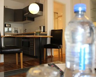 科隆河濱公寓飯店 - 科隆 - 廚房