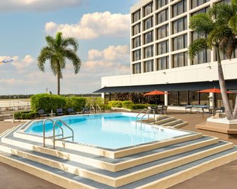 Tampa Airport Marriott - טמפה - בריכה