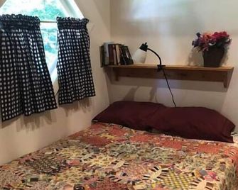 Sebago Lake Cottage on Raymond Cape - Raymond - Bedroom