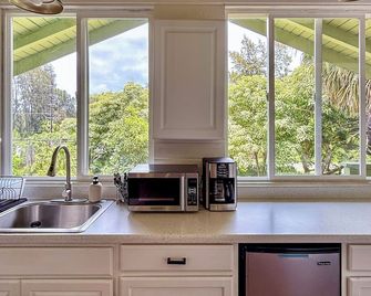 Sun kissed 1-bedroom apartment minutes from Hawi. - Kapaau - Cocina