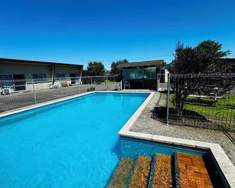 山道能西班牙夫人汽車旅館 - 內皮爾 - 納皮爾 - 游泳池