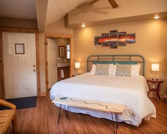 Mt. Massive Chalet at Creekside Chalets - Salida - Bedroom