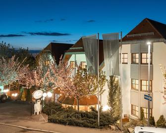 Hotel & Restaurant Zum Reussenstein - Böblingen - Building