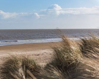 Waters Edge by Bloom Stays - New Romney