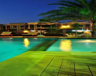 بونجومنونغ مودرن أبارتمنت - كوه ساموي - حوض السباحة