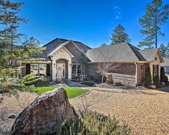 Hot Springs Village Home with Dock and Patio! - Hot Springs Village - Edificio