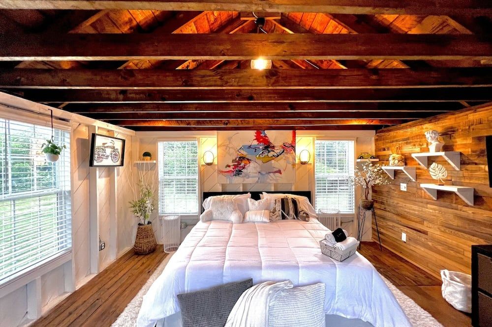 Tiny House Hideaway with King sized Bed - Cape Charles - Habitación