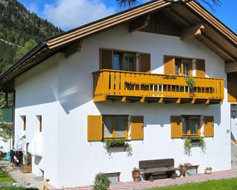 Adorable Holiday amidst the majestic Alps, near the ski lift - Heiterwang - Gebäude
