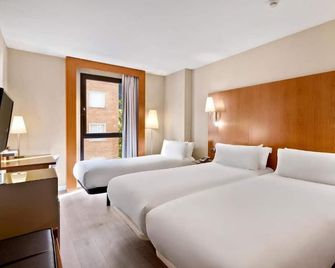 B&b Hotel Zaragoza Los Enlaces Estación - Zaragoza - Habitación