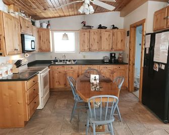 Family Friendly, 2bedroom, Waterfront, 39min North Of Green Bay & Lambeau Field - Oconto - Cocina