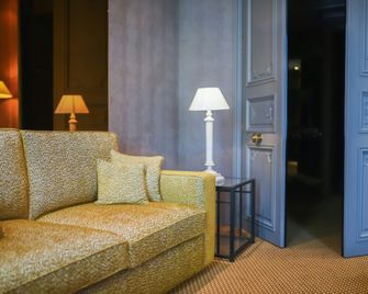 Grand Hôtel du Lion d'Or - Romorantin-Lanthenay - Bedroom