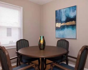 Perfect for families - Newport News - Dining room