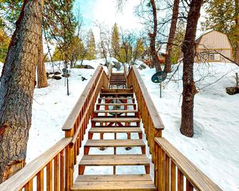 Forest Glen - Yosemite West - Outdoors view