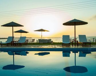 Kyparissia Blue Boutique Hotel - Kyparissia