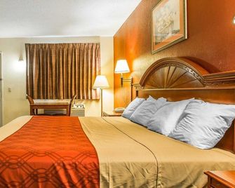 Howard Johnson by Wyndham Montpelier - Montpelier - Bedroom