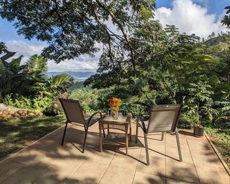 Epic Mountaintop Jungle Cottage Adventure - Utuado - Patio